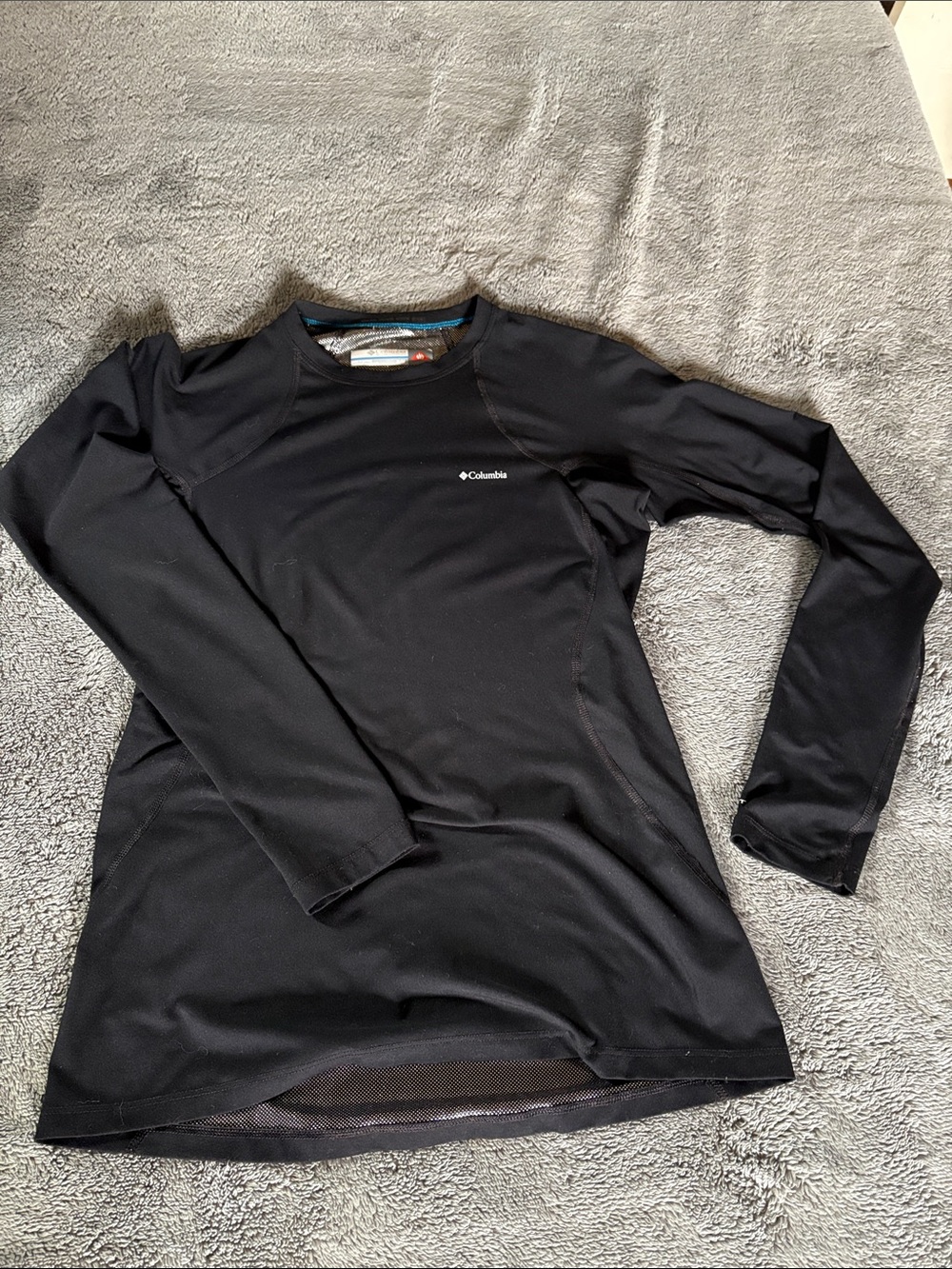 Columbia Black Long-Sleeve snowboarding shirt